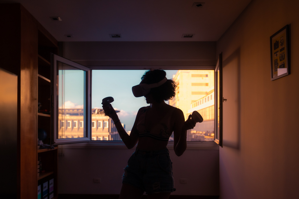 метавселенная vinicius-amnx-amano-QemyfppHkU8-unsplash (1).jpg