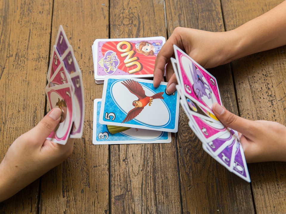 Deal-Cards-for-Uno-Step-9.jpg Deal-Cards-for-Uno-Step-9.jpg