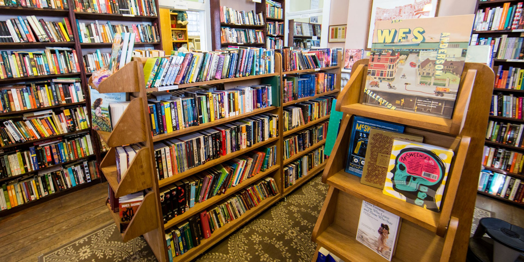 Maple_Street_Bookstore-_Marriot_6622.jpg Maple_Street_Bookstore-_Marriot_6622.jpg