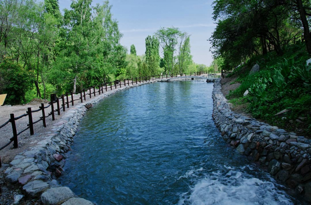 almaty1.jpg almaty1.jpg