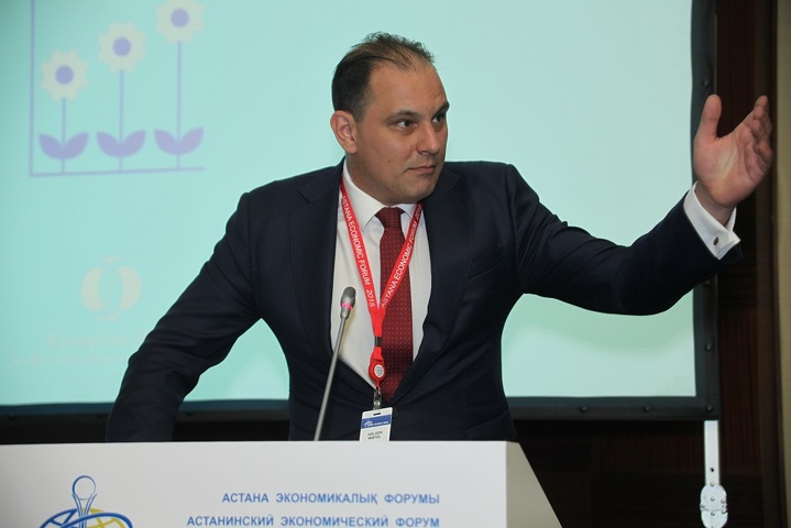 Хольгер Вифель 27403e4d3ecdba3e1d35a78a201f1bc1-small.jpg