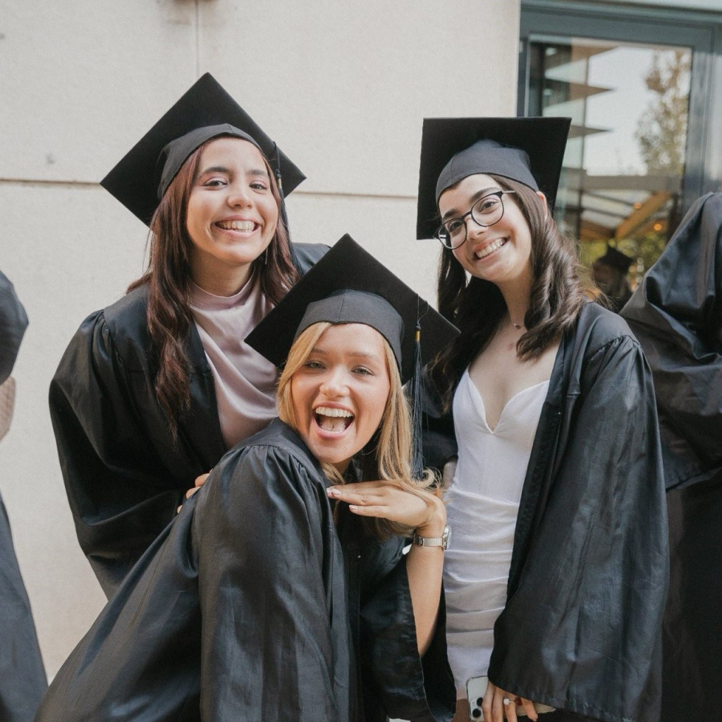 studentsone Выпускники в Испании