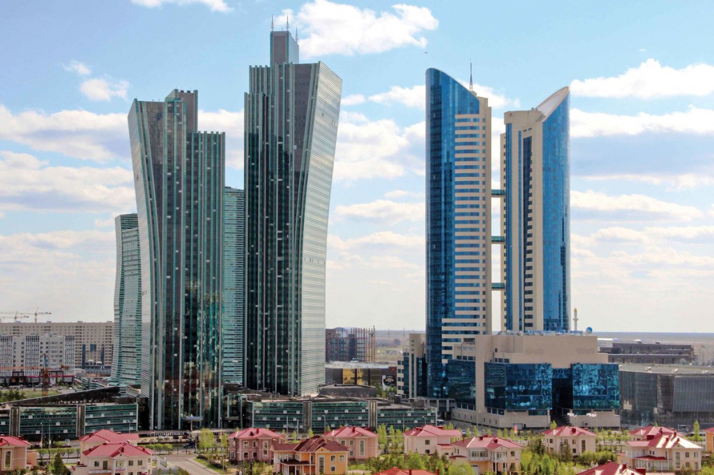 EmeraldTowers.jpg EmeraldTowers.jpg