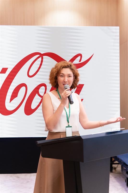 Alima cocacola Топ-менеджер Coca-Cola İçecek