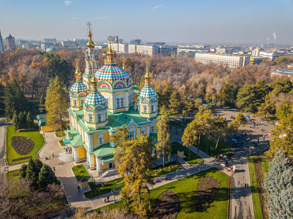 almaty Almaty — a cozy city at the foot of the mountains