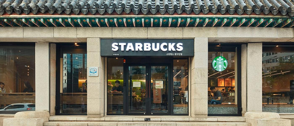 samsung-i-starbucks-vypustili-sovmestnuyu-kollekciyu-aksessuarov
