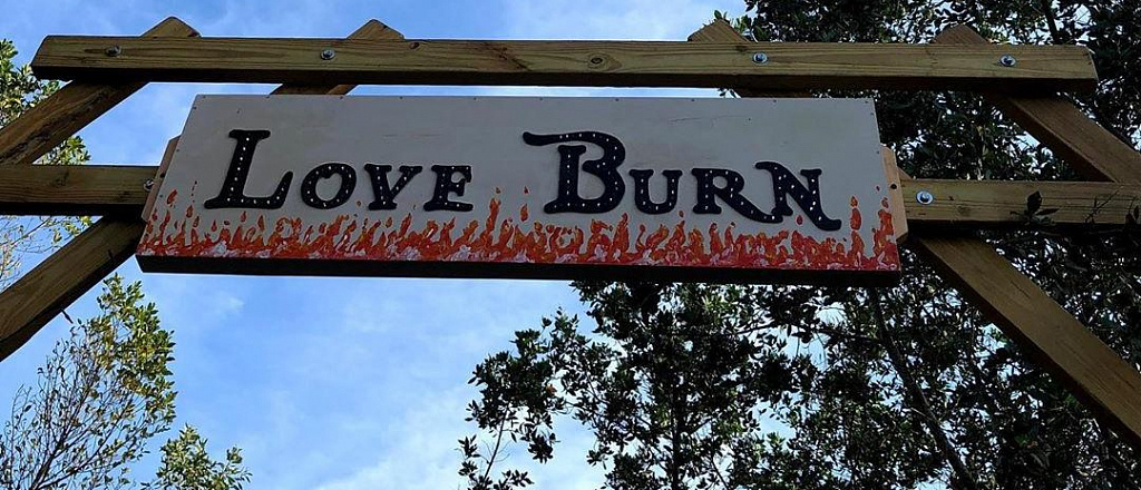 burning-man-2020-zamenyat-virtual-nym-festivalem
