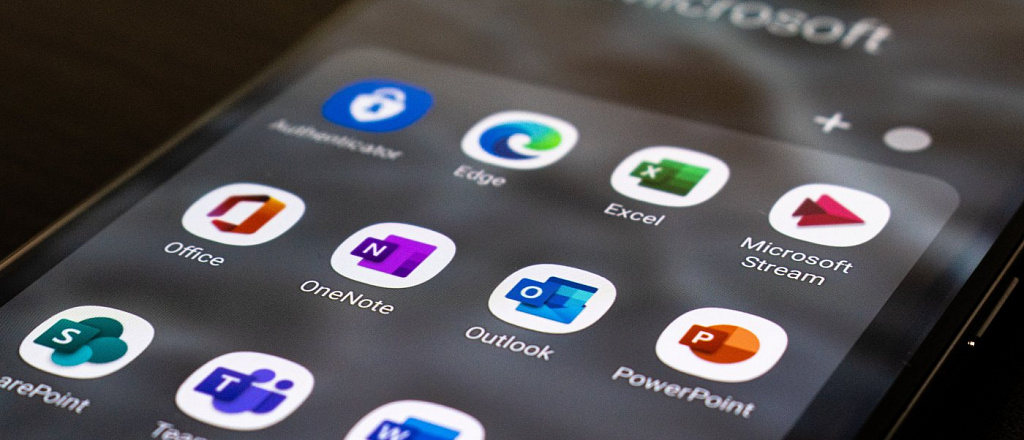 microsoft-vnedryaet-iskusstvennyy-intellekt-v-word-excel-i-powerpoint