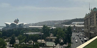 10 rooftop spots in Baku for gatherings with unforgettable views
