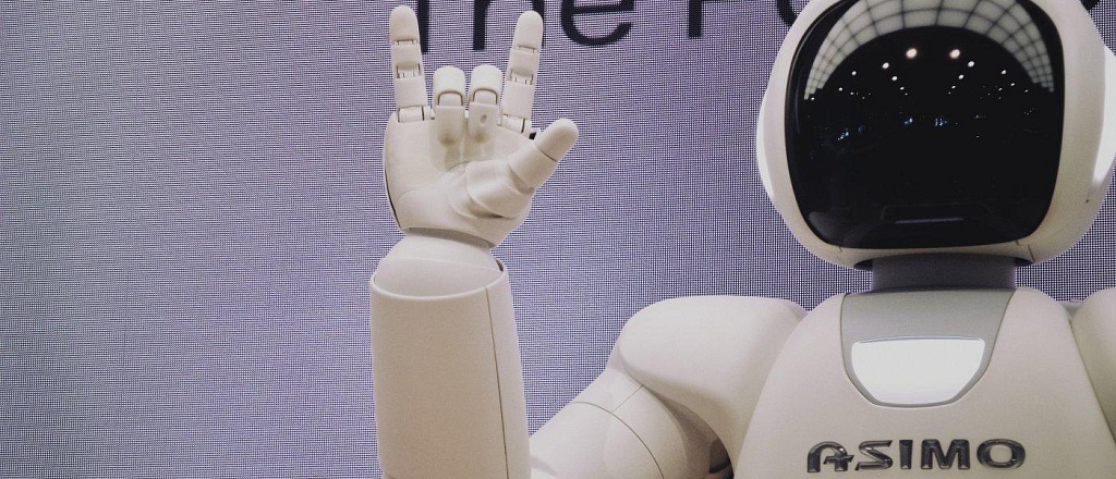 uchenye-iz-korei-razrabotali-pervogo-v-mire-gumanoidnogo-robota-pilota