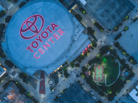 toyota-zaymetsya-razrabotkoy-zelenogo-topliva