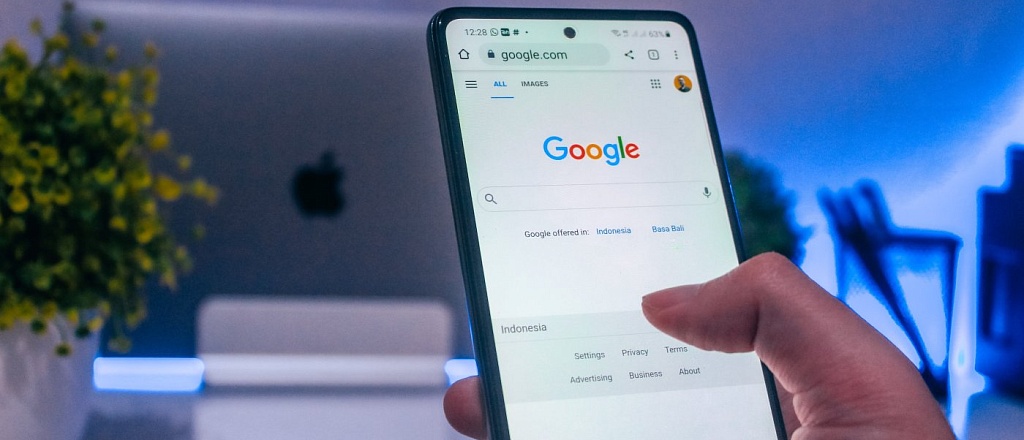 google-nachala-rabotu-nad-ii-pomoschnikom-dlya-smartfonov-pixel-na-baze-gemini