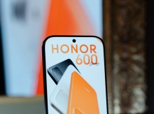 vnedrenie-ii-vyvelo-honor-v-top-bystrorastuschih-brendov-smartfonov-v-mire
