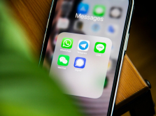 telegram-razreshil-sozdavat-golosovye-chaty-v-kanalah-i-sohranyat-ih-kak-podkasty