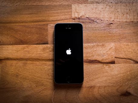 apple-predstavili-novye-emodzi-dlya-obnovleniya-operacionnoy-sistemy-iphone