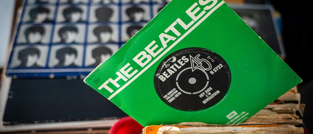 morgan-nevill-snimet-dokumentalku-o-zhizni-pola-makkartni-posle-raspada-the-beatles