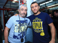 otec-lomachenko-stanet-trenerom-rossiyskogo-boyca-habiba-na-boy-s-meyvezerom