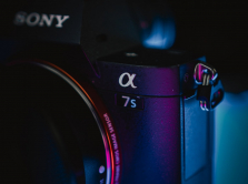 sony-anonsirovala-sverhshirokougol-nuyu-kameru-dlya-blogerov-zv-1-ii-za-900
