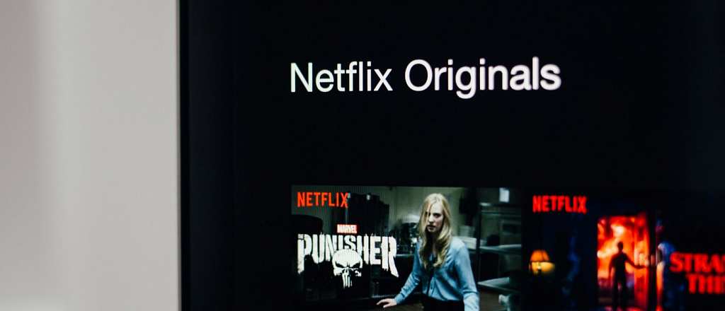 zak-snayder-snimet-nauchnuyu-fantastiku-dlya-netflix
