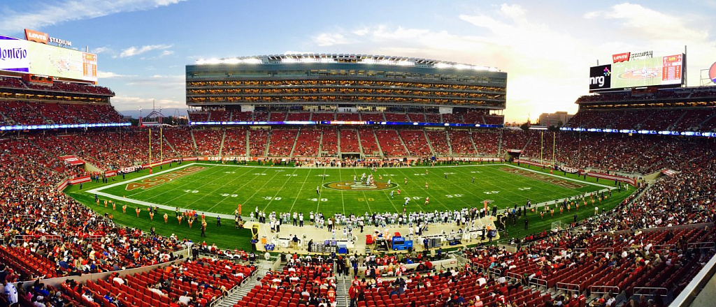 rianna-vystupila-na-super-bowl-2023-vpervye-za-pyat-let