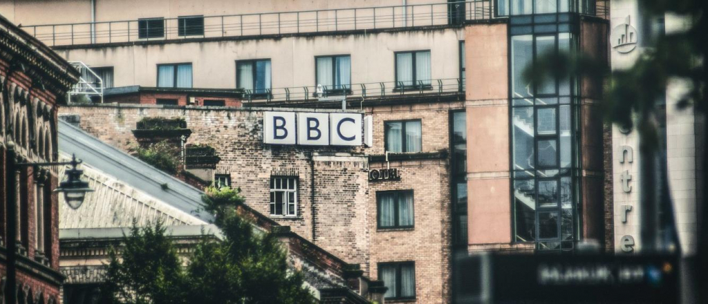 bbc-snimet-serial-po-motivam-povelitelya-muh