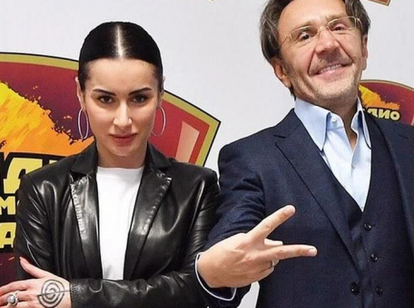 sergey-shnurov-i-tina-kandelaki-vypustyat-serial-chuma