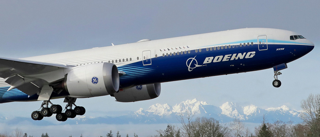 novyy-layner-boeing-777x-sovershil-pervyy-polet