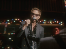 rayan-gosling-vypustil-rozhdestvenskuyu-versiyu-i-m-just-ken