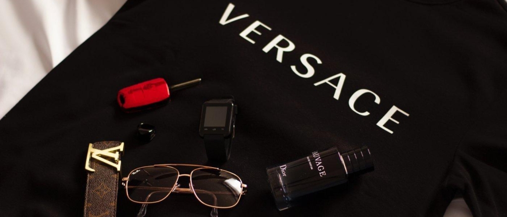 vladelec-brenda-coach-vykupit-versace-i-michael-kors