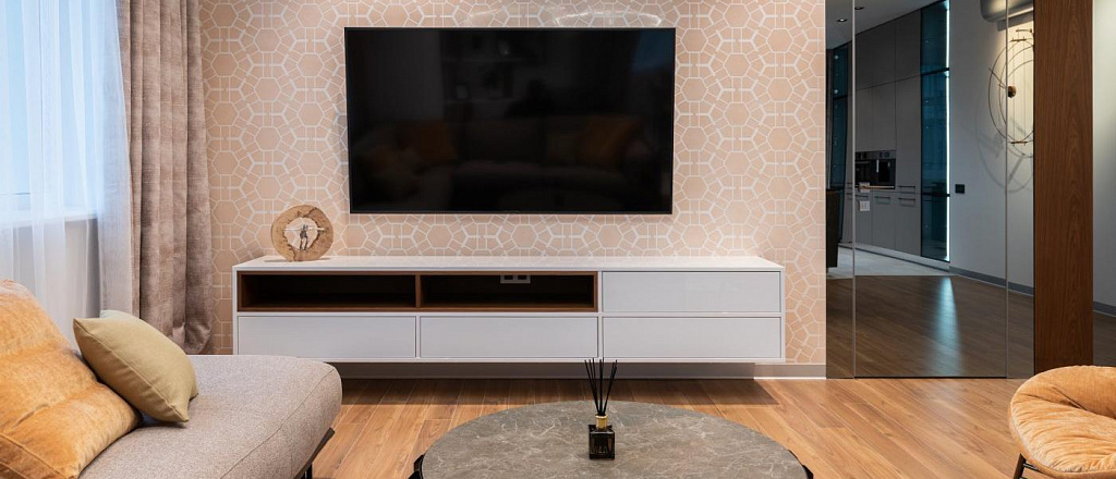 xiaomi-predstavila-pervyy-smart-televizor-redmi-na-baze-amazon-fire-os