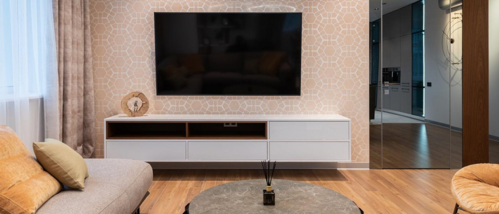 xiaomi-predstavila-pervyy-smart-televizor-redmi-na-baze-amazon-fire-os