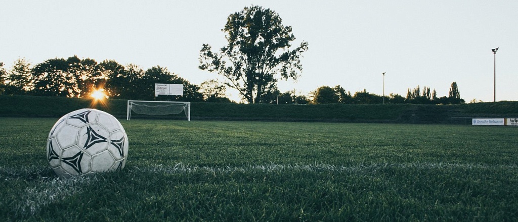 aza-standa-uefa-ny-oldauymen-futbol-stadiondary-zha-artylady