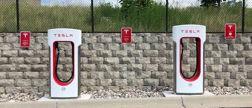 tesla-planiruet-vypustit-novyy-elektrokrossover-v-seredine-2025-goda