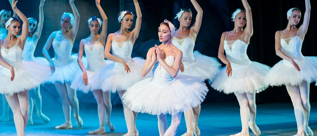 new-season-at-the-main-theaters-of-central-eurasia-the-best-performances-and-premieres