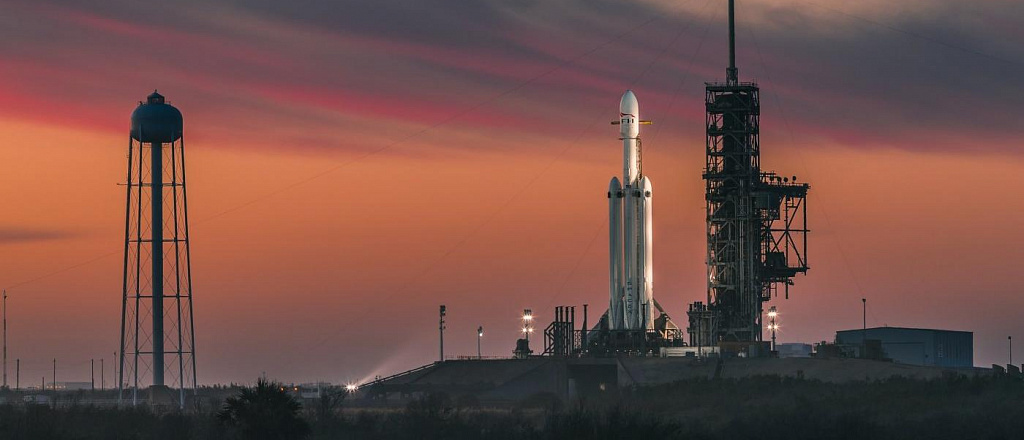 spacex-sobrala-samuyu-vysokuyu-raketu-v-istorii