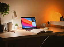 apple-razrabatyvaet-macbook-s-gibkim-displeem