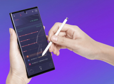 samsung-predstavila-prototip-novogo-gibkogo-displeya-dlya-smartfonov-on-skladyvaetsya-kak-vnutr-tak-i-naruzhu