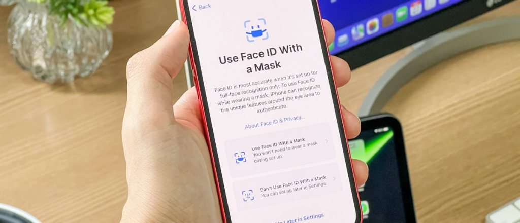 apple-dobavila-v-beta-versiyu-ios-15-4-vozmozhnost-razblokirovat-iphone-licom-v-maske