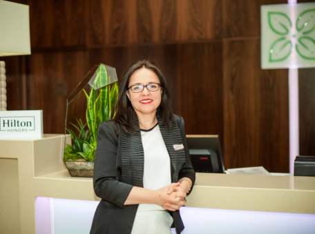 general-nyy-menedzher-pervogo-otelya-hilton-v-nur-sultane-o-100-letii-brenda-i-rabote-otel-erov