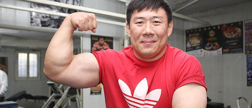 kyrgyzstanec-stal-chempionom-mira-po-armrestlingu-sredi-veteranov