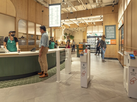 amazon-i-starbucks-otkryli-pervyy-sovmestnyy-magazin-bez-prodavcov-i-kass-v-n-yu-yorke