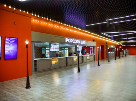 gid-po-novomu-kinoteatru-aru-cinema-inter-er-arbata-kofeynya-i-magazin-suvenirov-iz-kinokomiksov