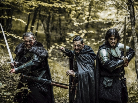 netflix-pokazal-novyy-treyler-final-nyh-epizodov-tret-ego-sezona-ved-maka