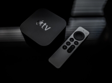 apple-tv-pokazal-treyler-mul-tseriala-strannaya-planeta-ot-sozdateley-rika-i-morti