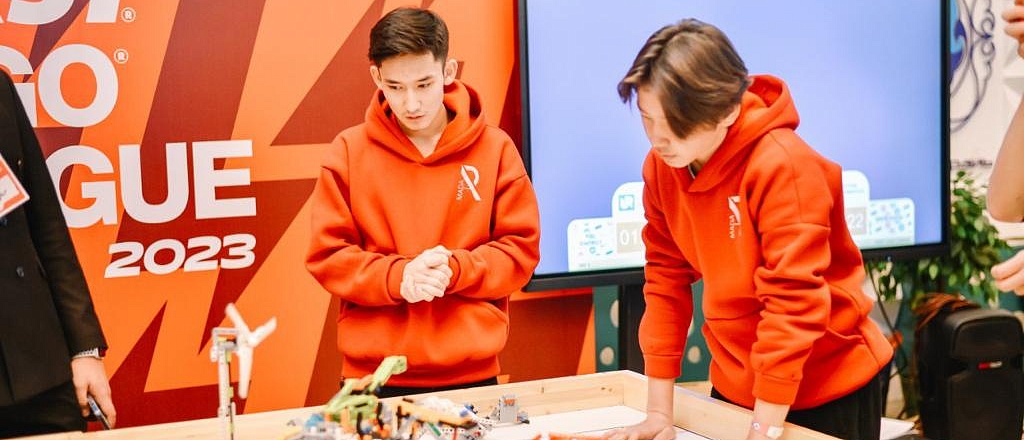 digital-bridge-2023-bitva-robotov-sostoitsya-na-vystavke-robototehniki