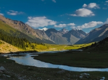 9-mest-u-vody-ryadom-s-bishkekom-gde-mozhno-spastis-ot-zhary