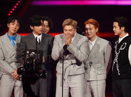 bts-stala-artistom-goda-na-premii-american-music-awards