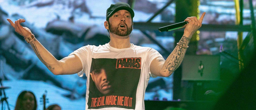 eminem-vypustil-sbornik-svoih-hitov-curtain-call-2