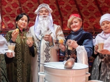 kuda-poehat-na-nauryz-v-kazahstane-gastrofestival-v-shymkente-i-turpoezd-jibek-joly