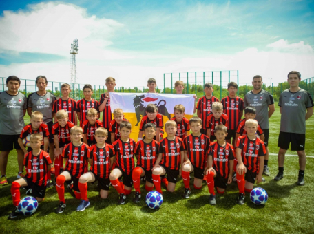 o-futbol-nom-lagere-gde-obuchayut-po-noveyshey-metodologii-akademii-milana